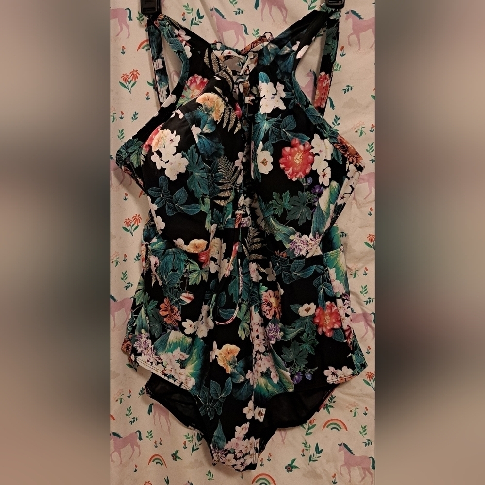 NWOT Torrid Black Floral 1PC Beach Pool Swim Vacation Bathing Suit Plus SZ XXL